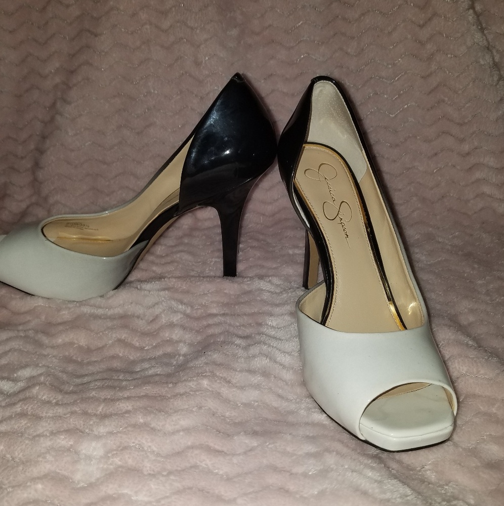 Jessica Simpson Black-to-White Venisse Heels